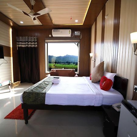 Bundeli Farm Resort & Banquet Orchha Exterior foto