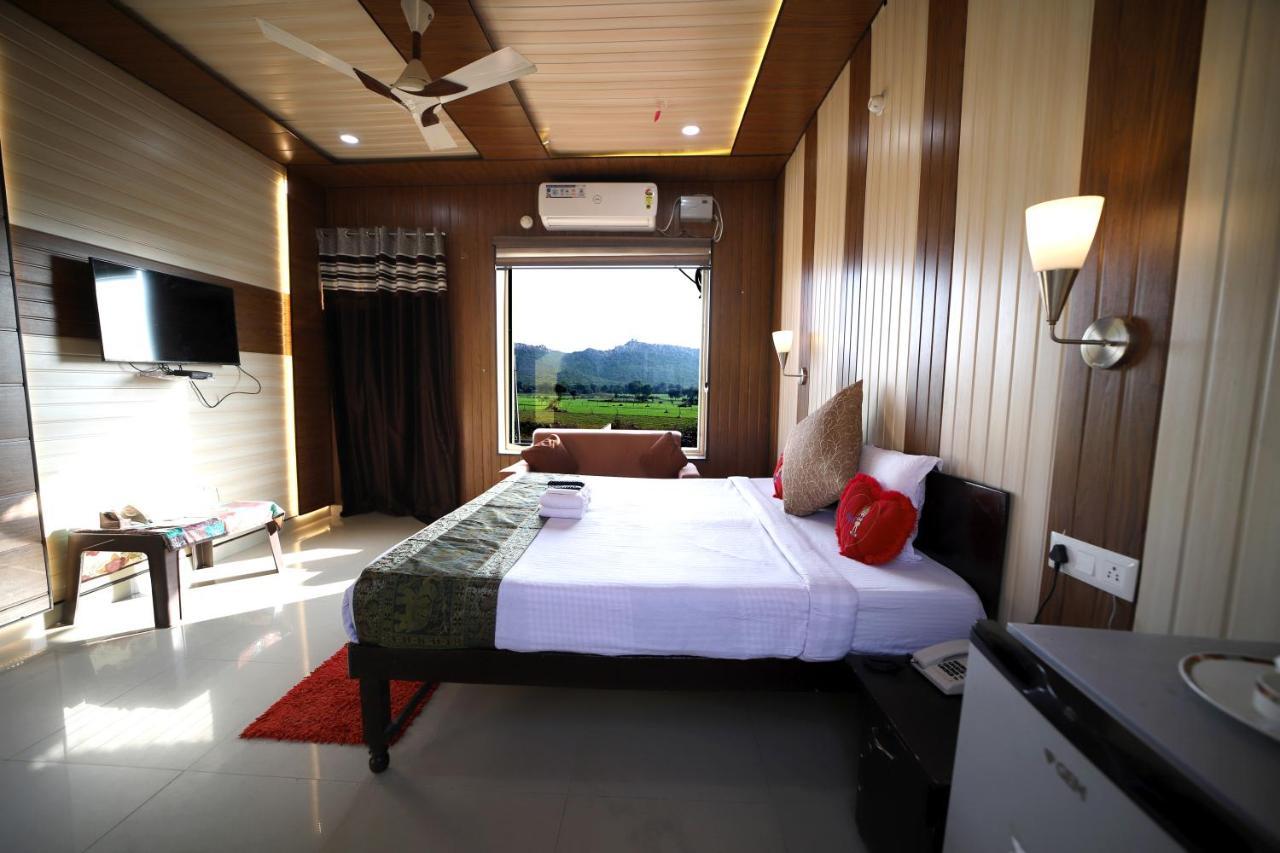 Bundeli Farm Resort & Banquet Orchha Exterior foto