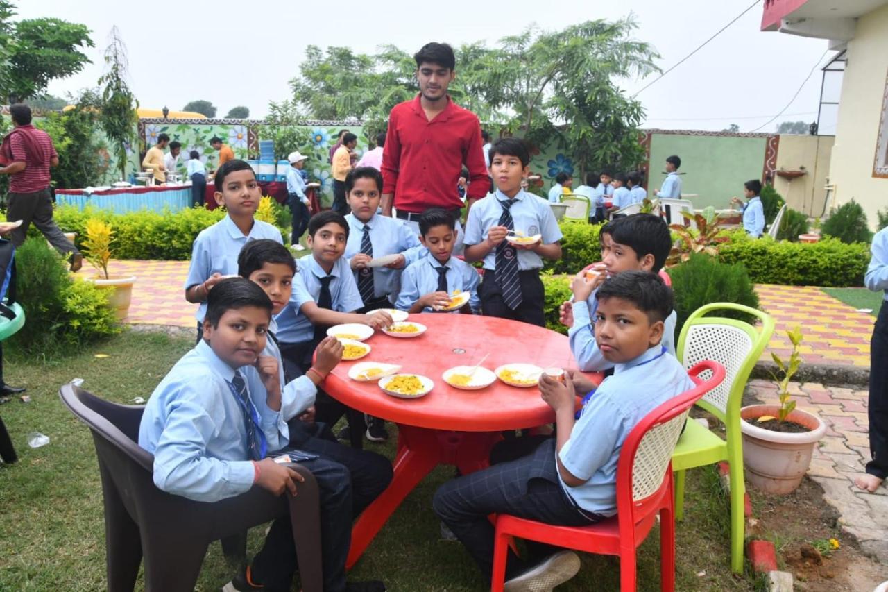 Bundeli Farm Resort & Banquet Orchha Exterior foto