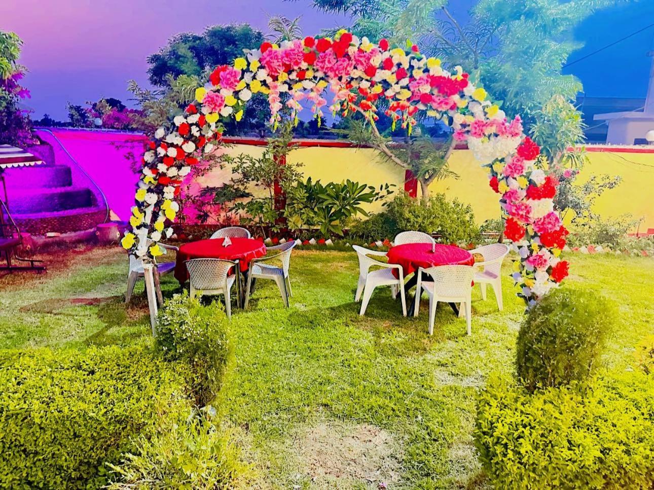 Bundeli Farm Resort & Banquet Orchha Exterior foto